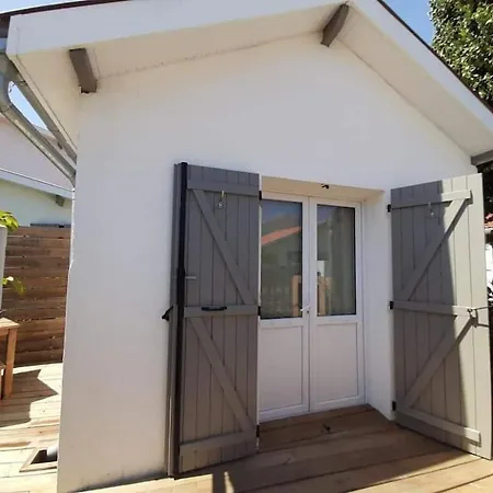Casa de Férias La Maisonnette De Suzette Lanton